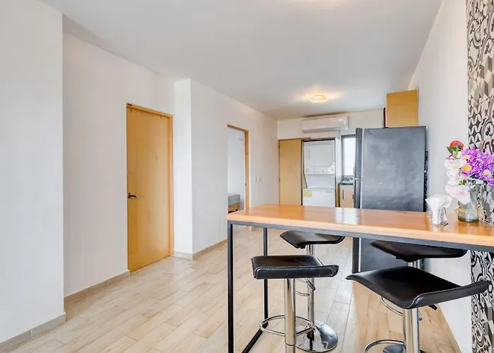 Ferienhaus Ocean View With Scenic Balcony, Well-equipped Kitchen, Internet & W/d *