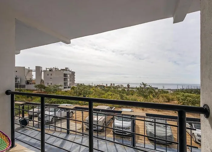 Ferienhaus Ocean View With Scenic Balcony, Well-equipped Kitchen, Internet & W/d Cabo San Lucas