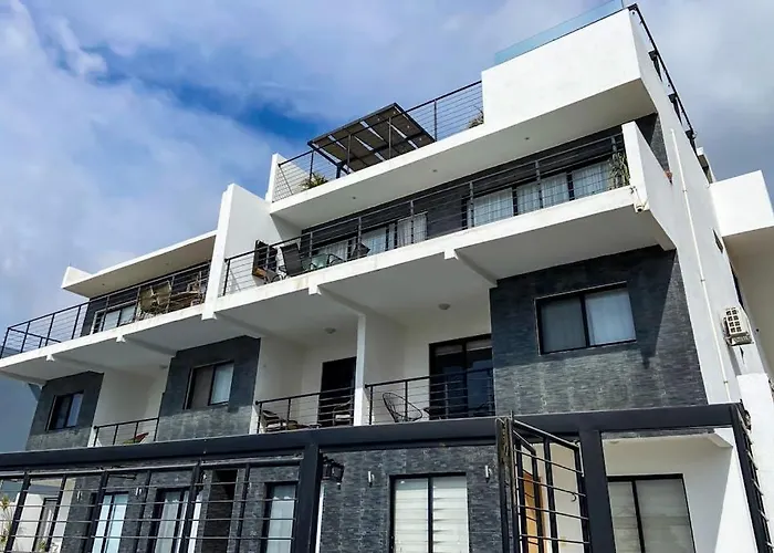 Ocean View With Scenic Balcony, Well-equipped Kitchen, Internet & W/d Cabo San Lucas
